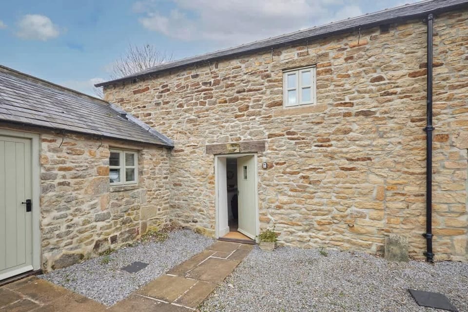 Himmell, Ruffside - Host & Stay