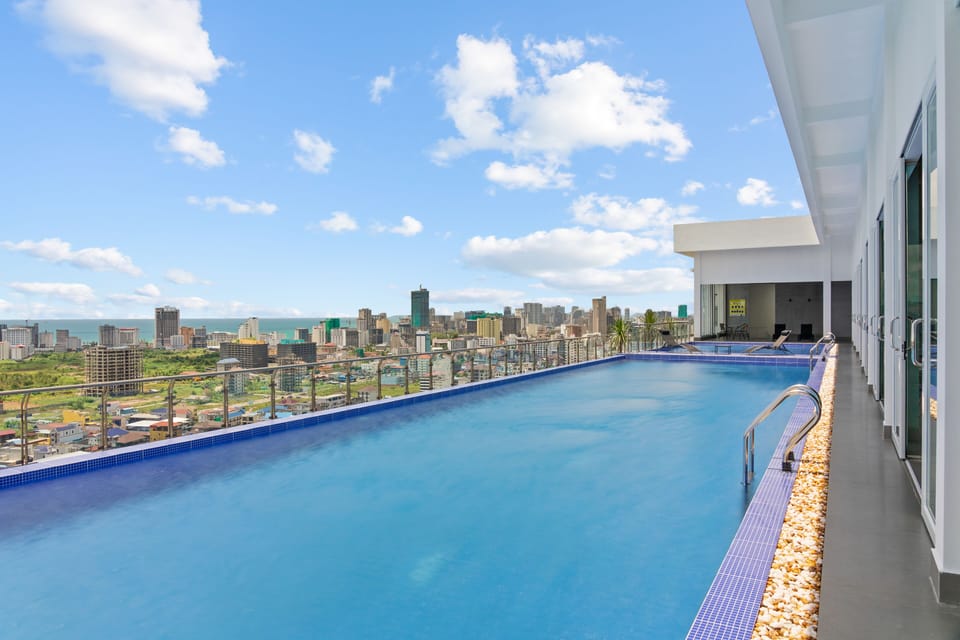 Rooftop pool