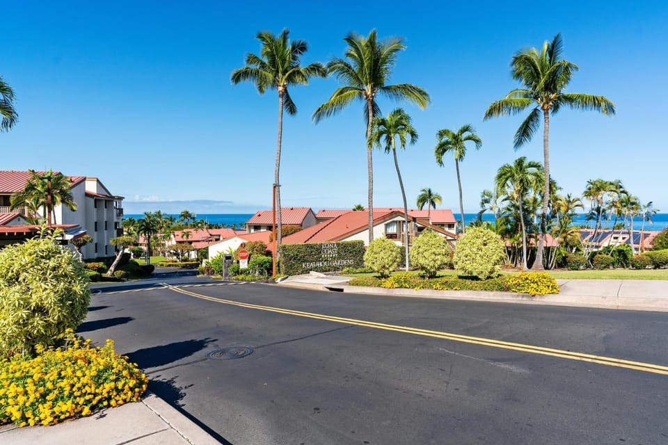 Condo, 2 Bedrooms | Property grounds
