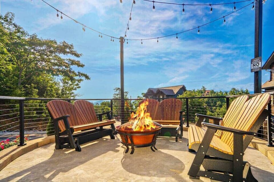 Enjoy the fire pit area with beautiful mountain views 