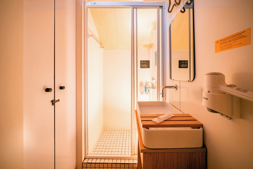Shower, rainfall showerhead, towels