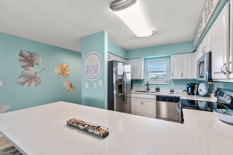 Enjoy cooking your favorite meals in this large kitchen!