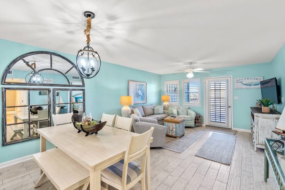 Dining room table for 6 people!