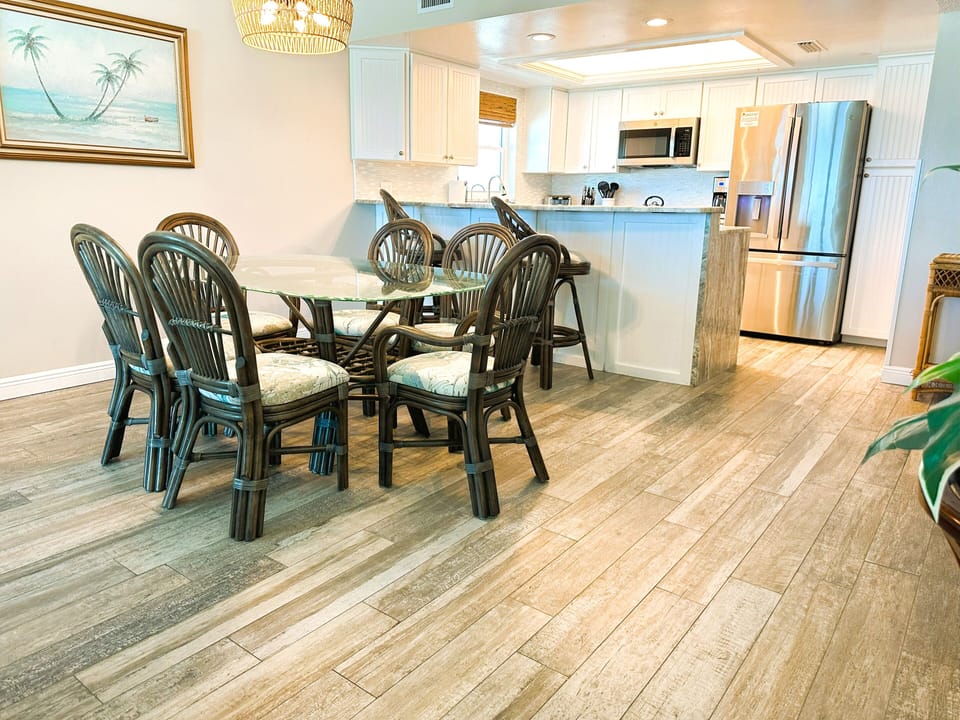 Dining Area (1)