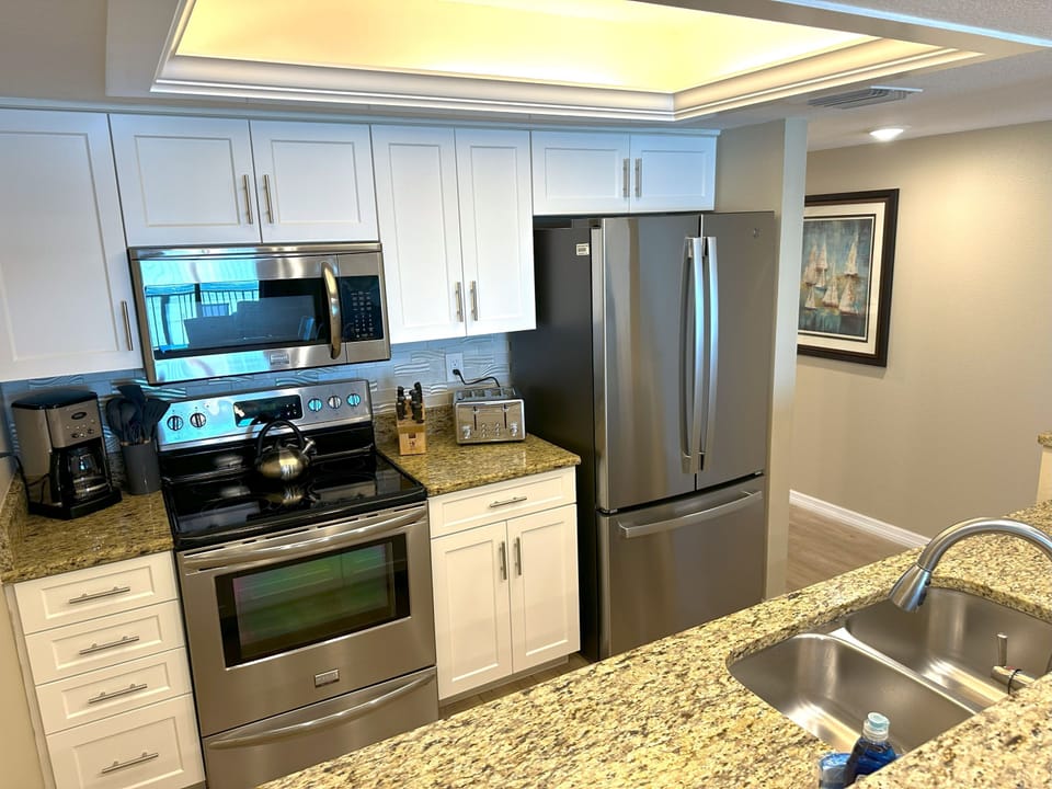 Kitchen (2)