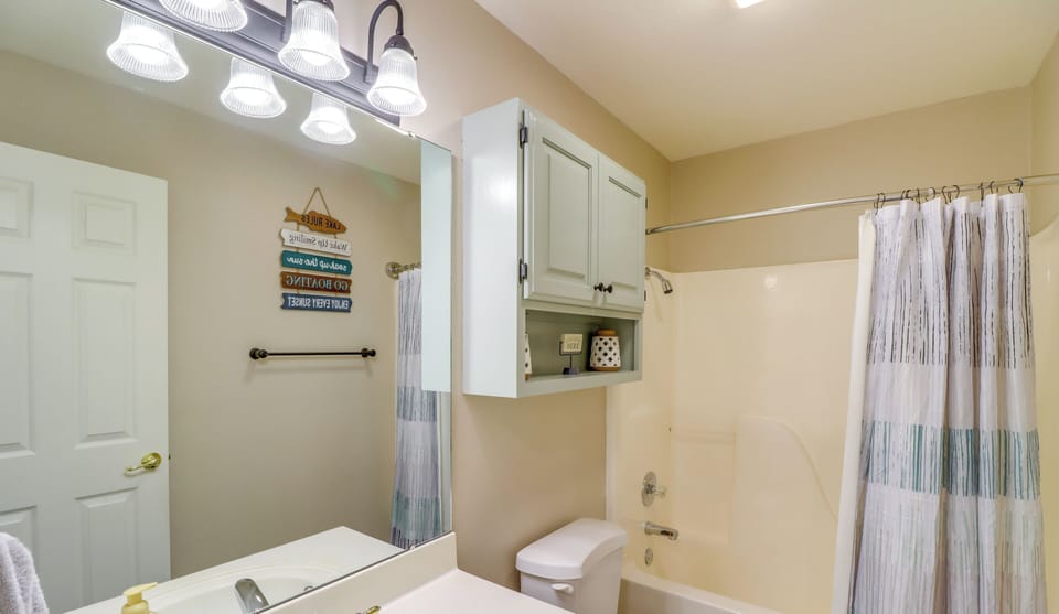 Full Bathroom