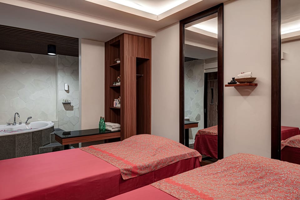 Couples treatment rooms, sauna, hot tub, body treatments, aromatherapy