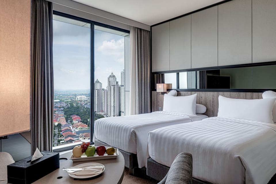 Deluxe Twin Room | In-room safe, desk, soundproofing, iron/ironing board