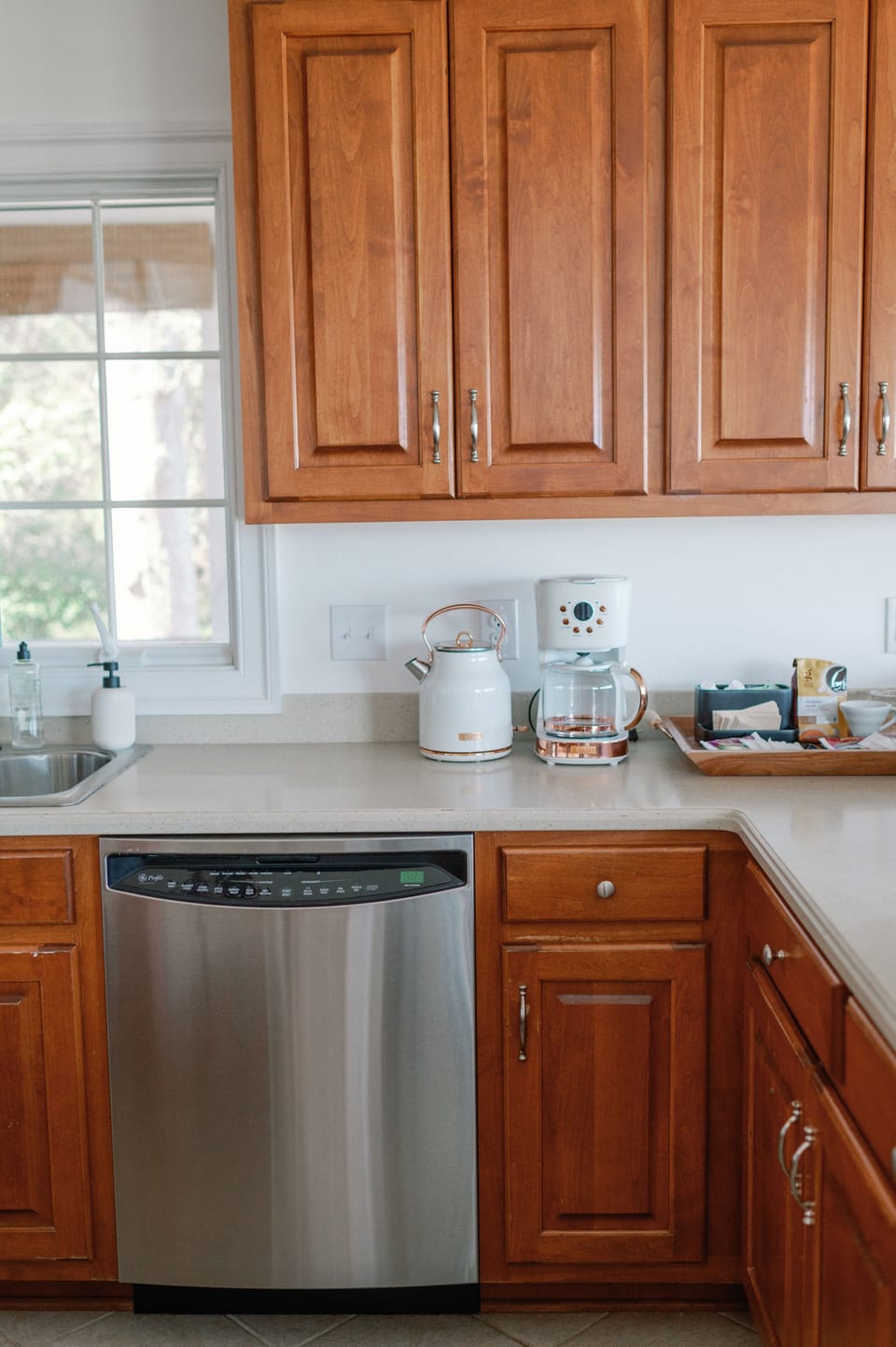 Dishwasher. Sink is equipped with garbage disposal