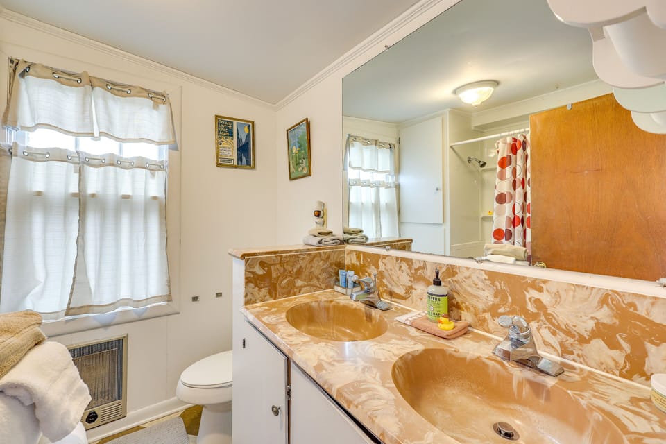 Full Bathroom