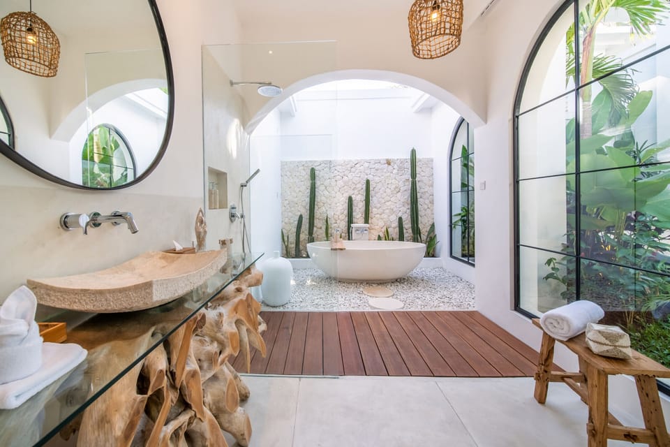 bathroom with bathtub