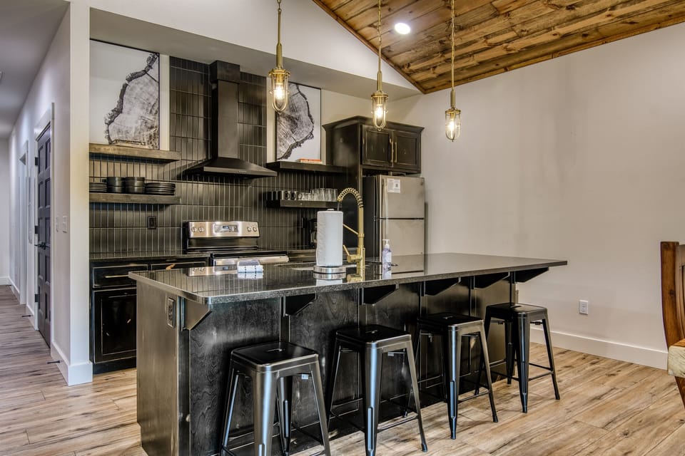 Just bring food! Kitchen is fully stocked for your stay.