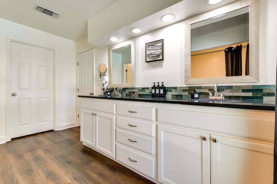 En-Suite Bathroom | Complimentary Toiletries