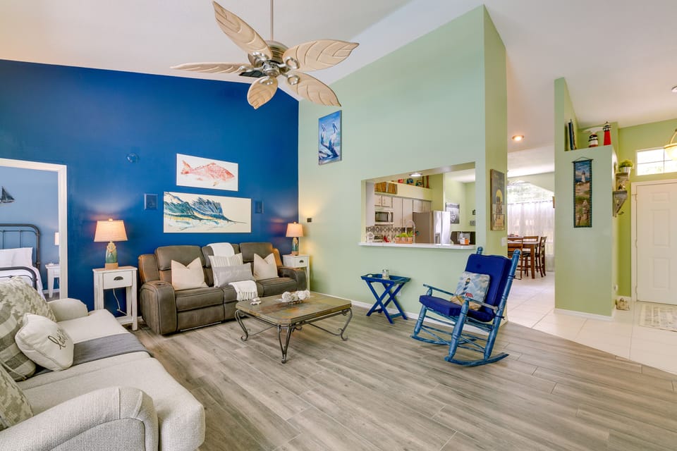 Living Room | Free WiFi | Central A/C