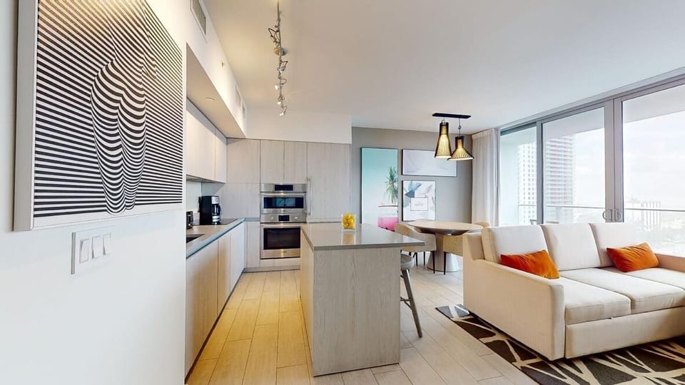 Living & Kitchen
