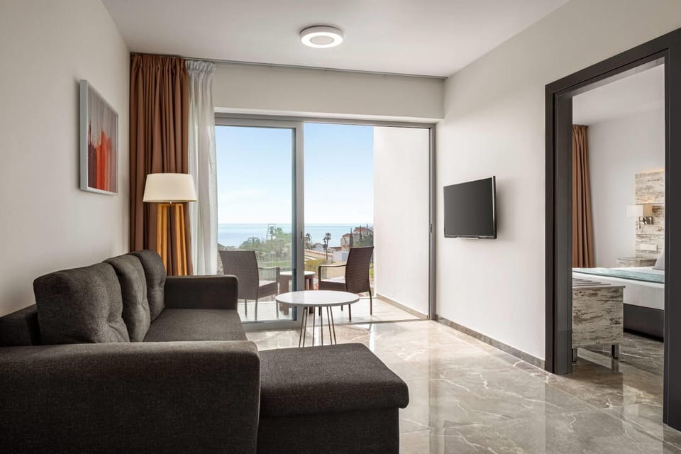 In-room safe, desk, free cribs/infant beds, free WiFi