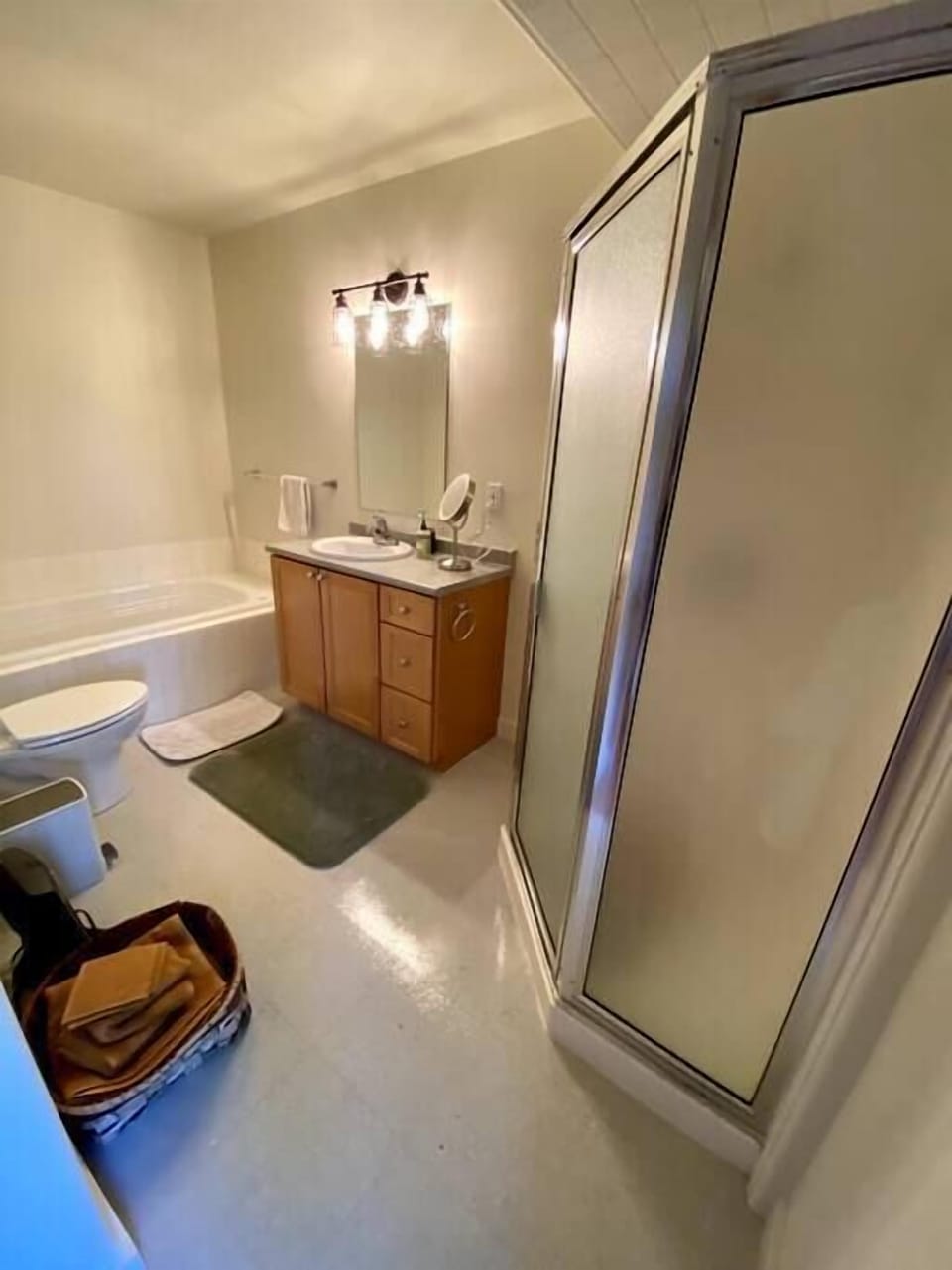 Separate Tub and Shower