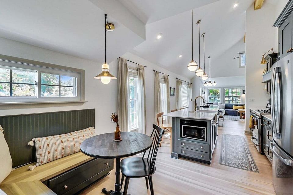 Breakfast Nook
