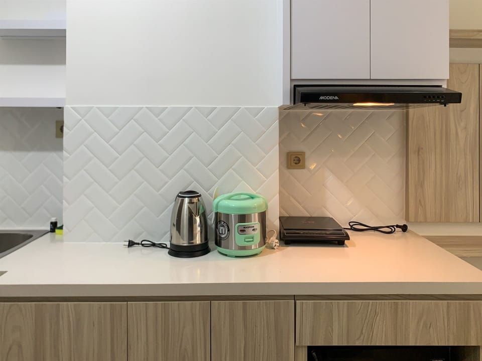 Full-size fridge, stovetop