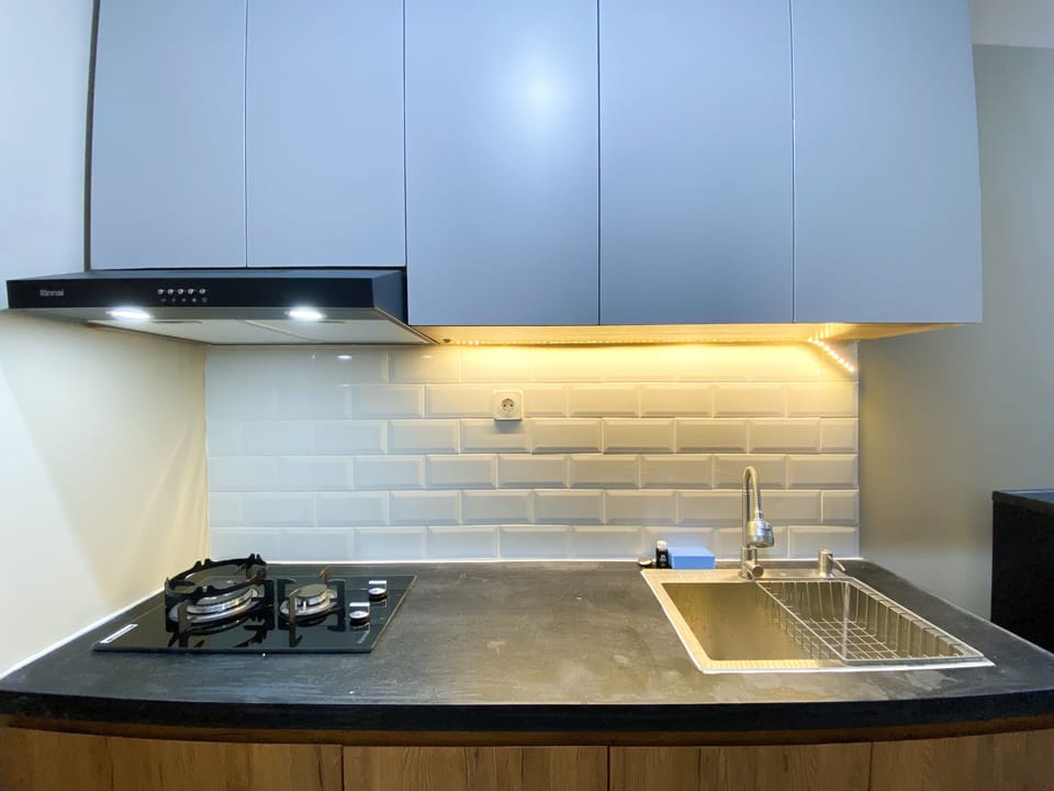 Apartment | Private kitchen | Full-size fridge, stovetop