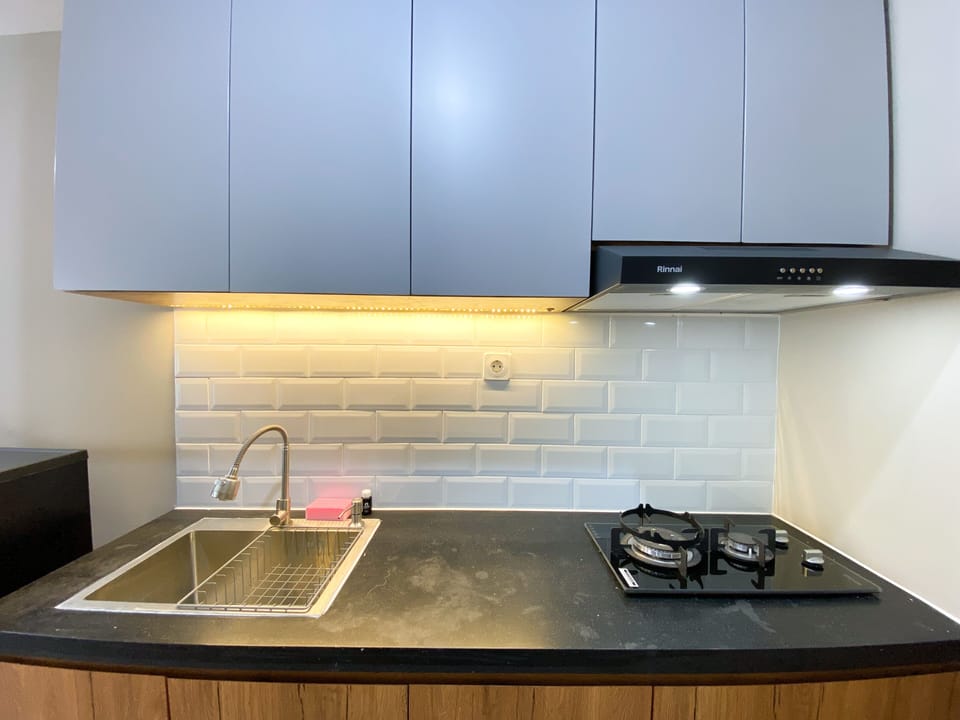 Apartment | Private kitchen | Full-size fridge, stovetop