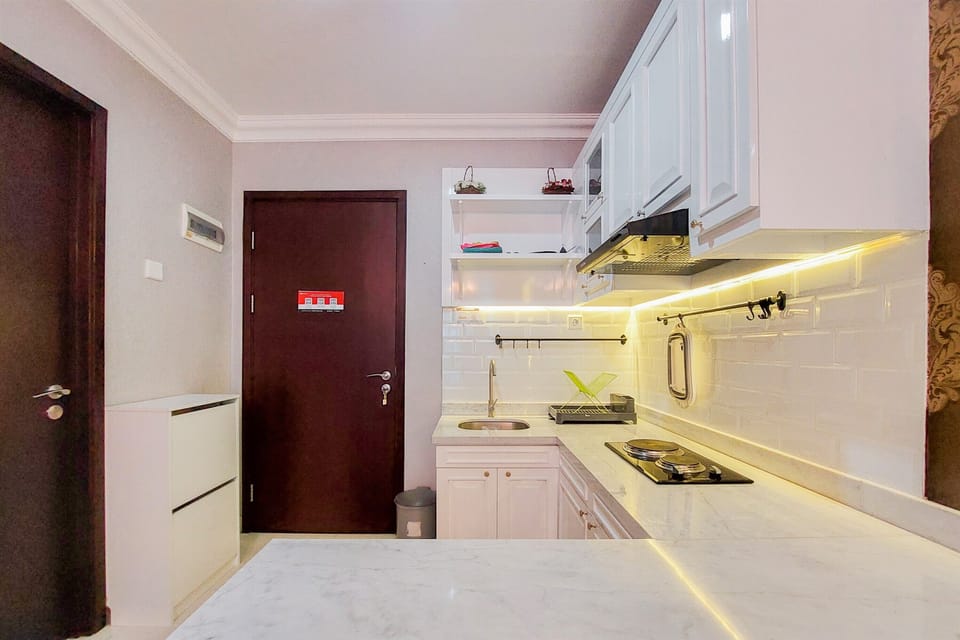 Apartment, 1 Bedroom | Private kitchen | Full-size fridge, stovetop