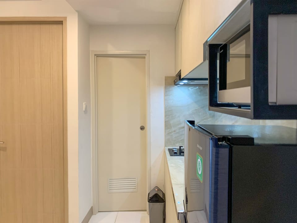 Apartment, 2 Bedrooms | Private kitchen | Full-size fridge, stovetop
