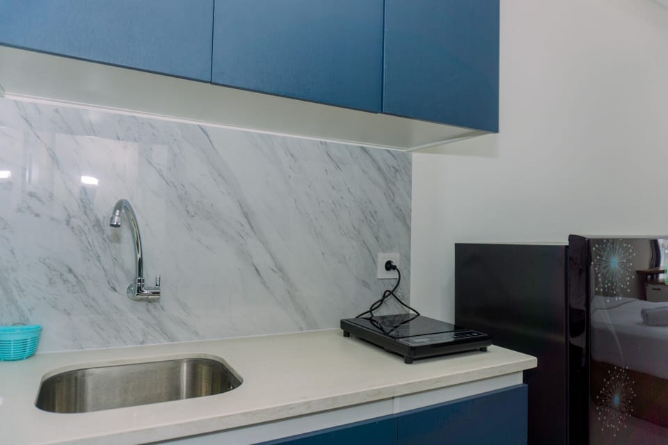 Apartment, 2 Bedrooms | Private kitchen | Full-size fridge, stovetop
