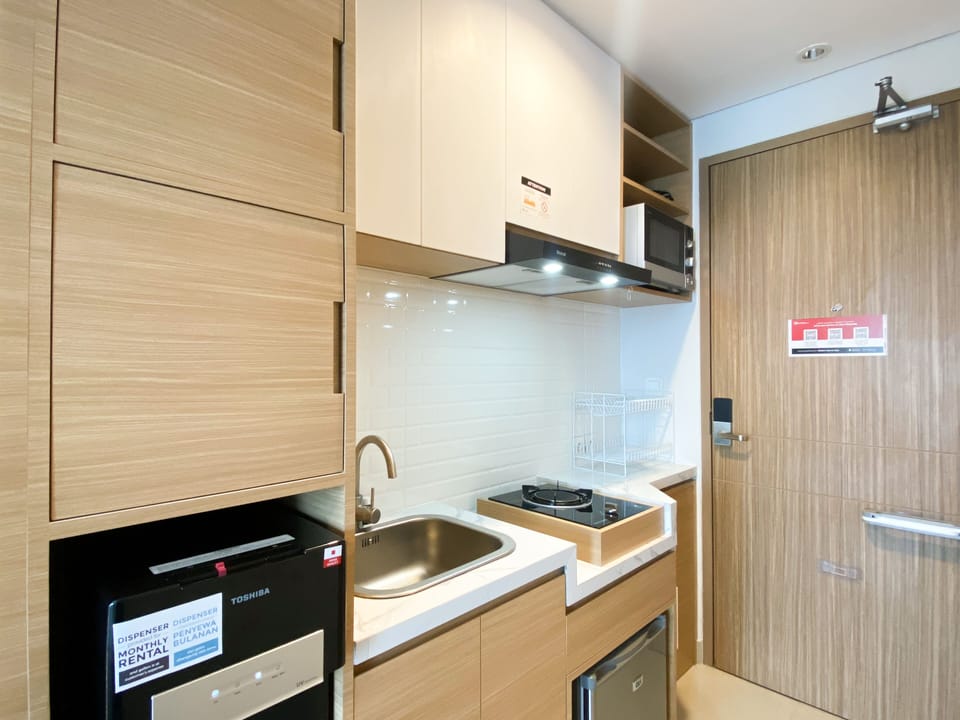 Apartment | Private kitchen | Full-size fridge, stovetop