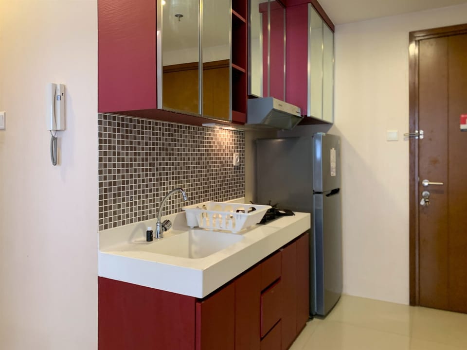 Apartment, 2 Bedrooms | Private kitchen | Full-size fridge, stovetop