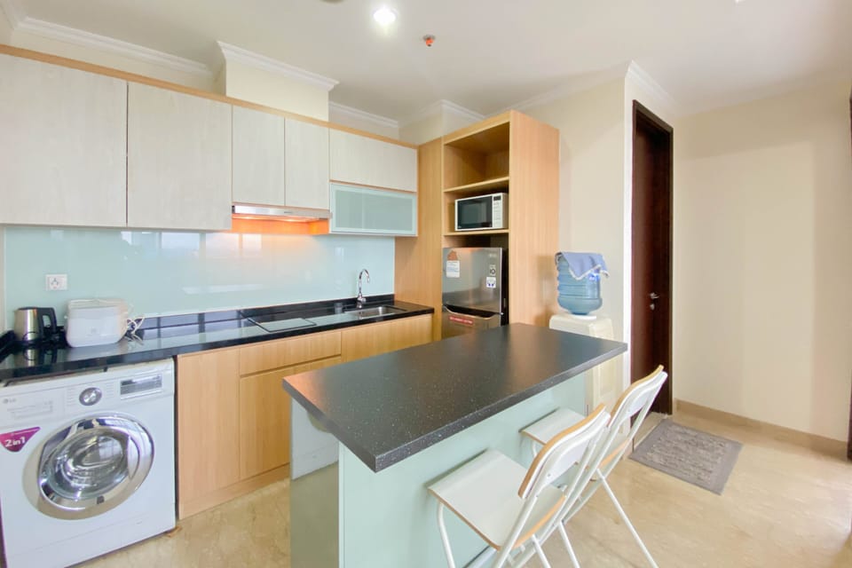 Apartment, 2 Bedrooms | Private kitchen | Full-size fridge, stovetop