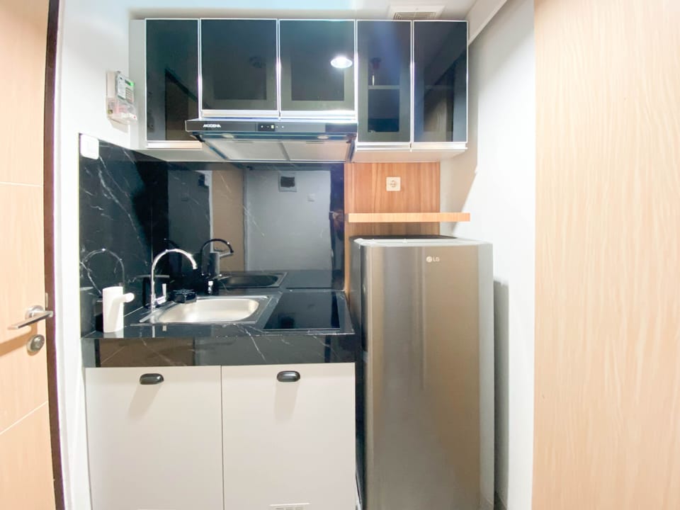 Apartment, 1 Bedroom | Private kitchen | Full-size fridge, stovetop