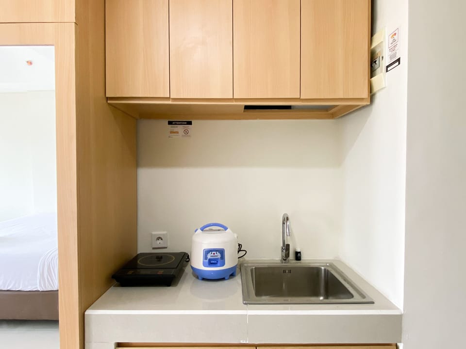 Apartment | Private kitchen | Full-size fridge, stovetop