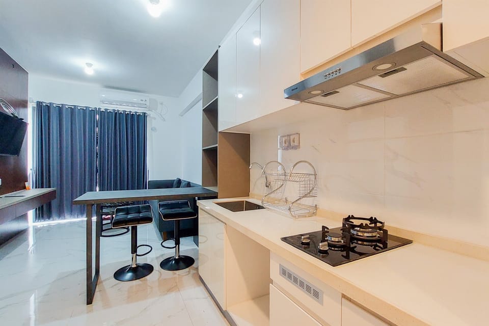 Apartment, 2 Bedrooms | Private kitchen | Full-size fridge, stovetop