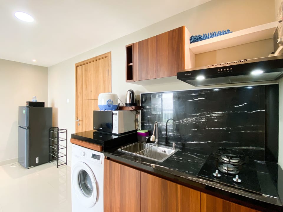 Apartment, 1 Bedroom | Private kitchen | Full-size fridge, stovetop
