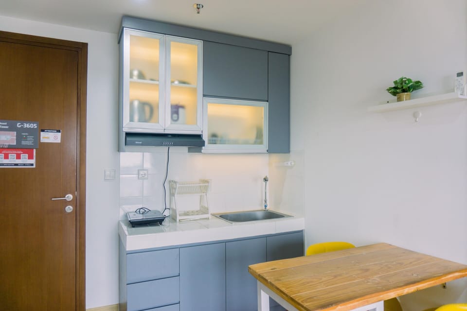 Apartment, 1 Bedroom | Private kitchen | Full-size fridge, stovetop