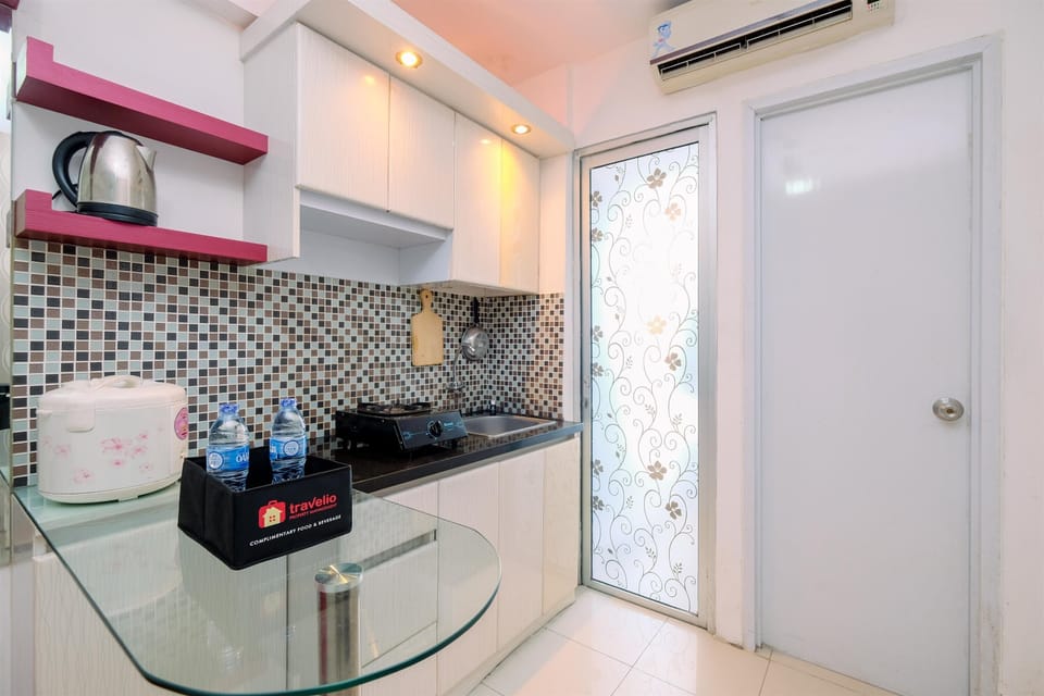 Apartment, 2 Bedrooms | Private kitchen | Full-size fridge, stovetop
