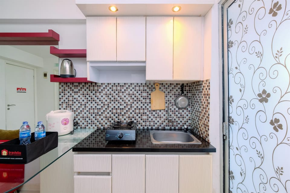 Apartment, 2 Bedrooms | Private kitchen | Full-size fridge, stovetop