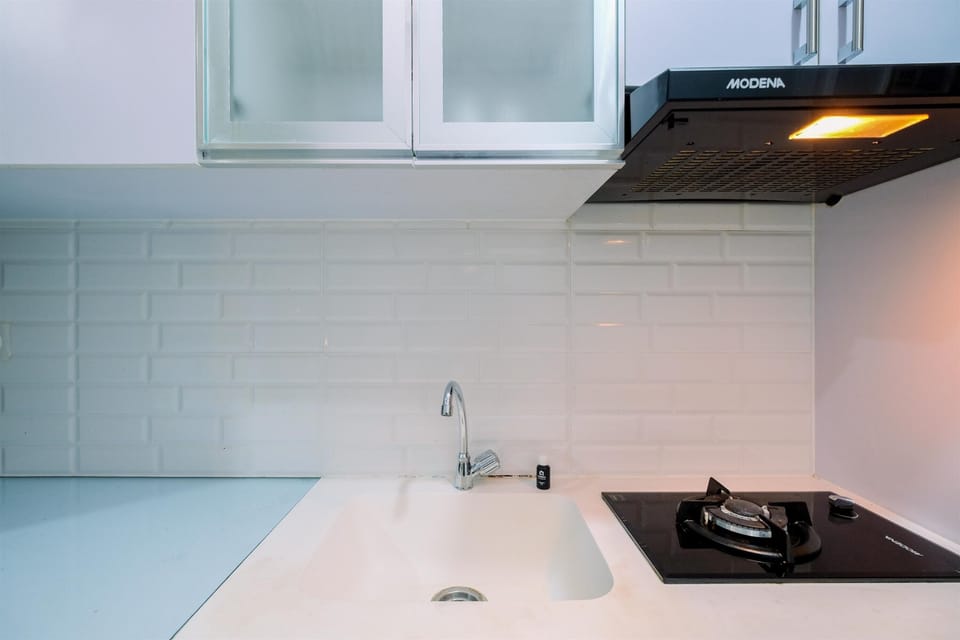 Apartment | Private kitchen | Full-size fridge, stovetop