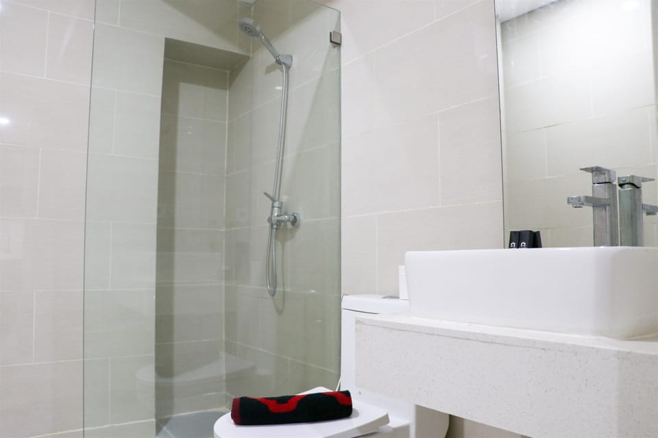 Homey And Comfort Living 2Br At Daan Mogot City Apartment Apartment in Jakarta