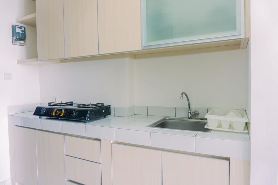 Apartment | Private kitchen | Full-size fridge, stovetop