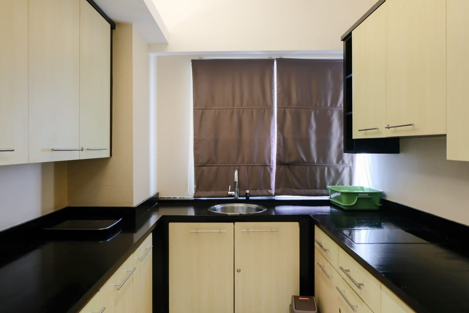 Apartment, 3 Bedrooms | Private kitchen | Full-size fridge, stovetop
