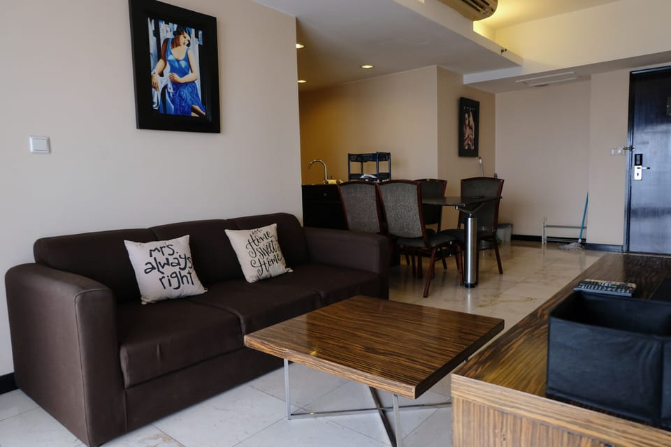 Apartment, 2 Bedrooms | Living area | TV