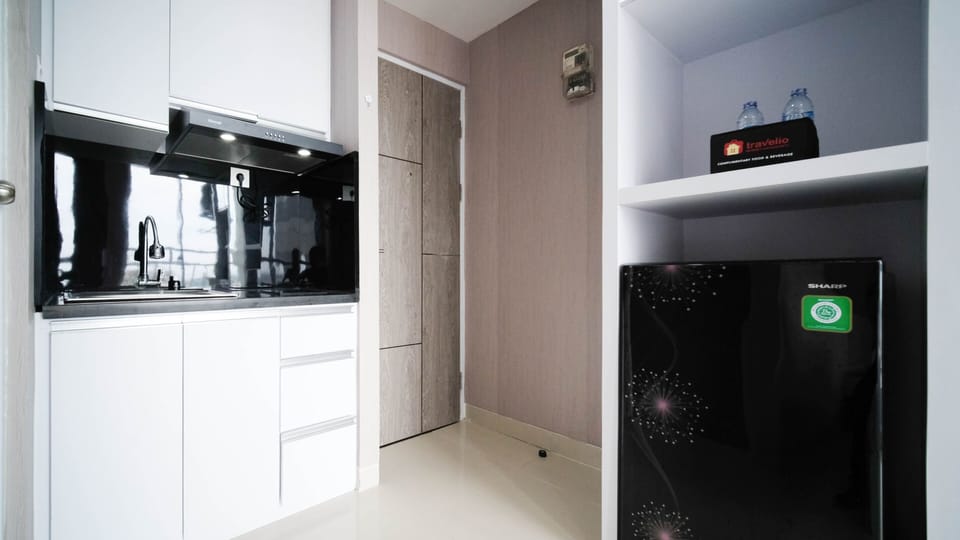 Apartment | Private kitchen | Full-size fridge, stovetop
