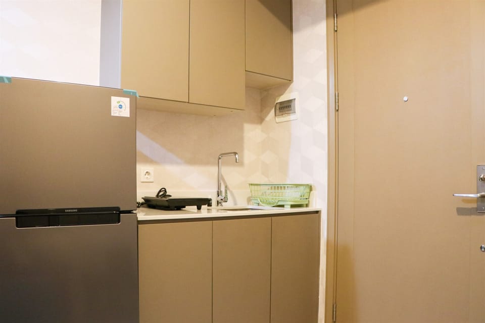 Apartment, 1 Bedroom | Private kitchen | Full-size fridge, stovetop