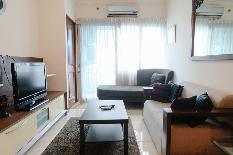 Apartment, 2 Bedrooms | Living area