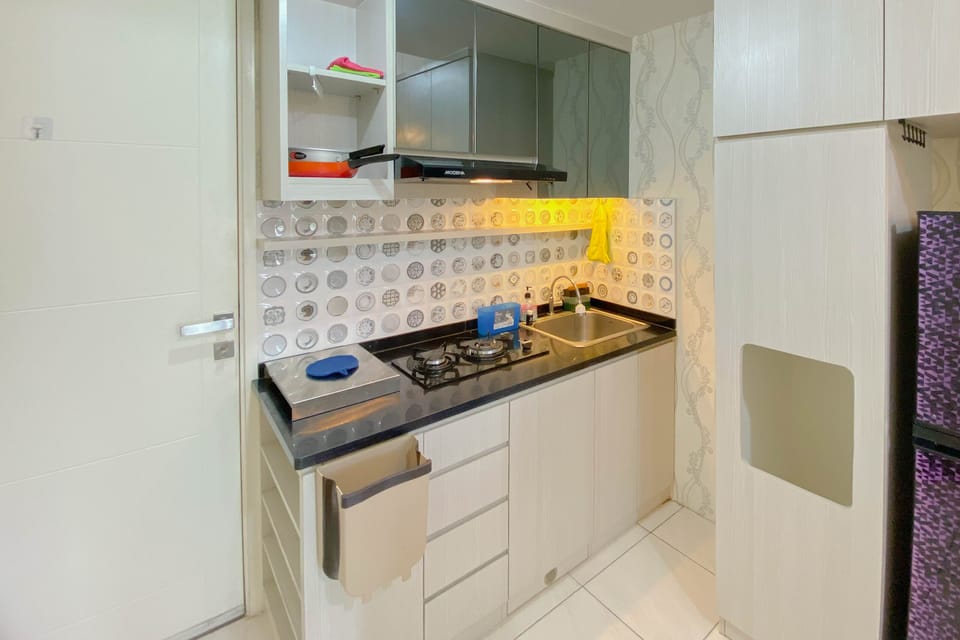 Apartment, 3 Bedrooms | Private kitchen | Full-size fridge, stovetop