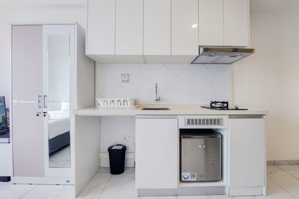 Apartment | Private kitchen | Full-size fridge, stovetop