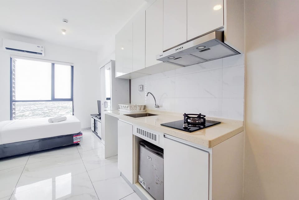 Apartment | Private kitchen | Full-size fridge, stovetop