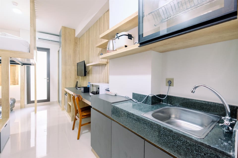 Apartment | Private kitchen | Full-size fridge, stovetop
